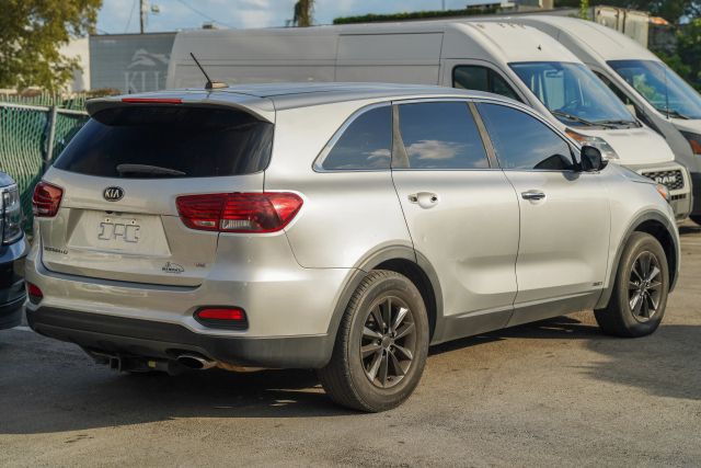 
								2019 Kia Sorento LX Sport Utility 4D full									