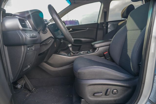
								2019 Kia Sorento LX Sport Utility 4D full									