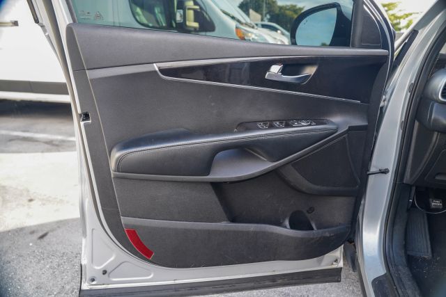 
								2019 Kia Sorento LX Sport Utility 4D full									