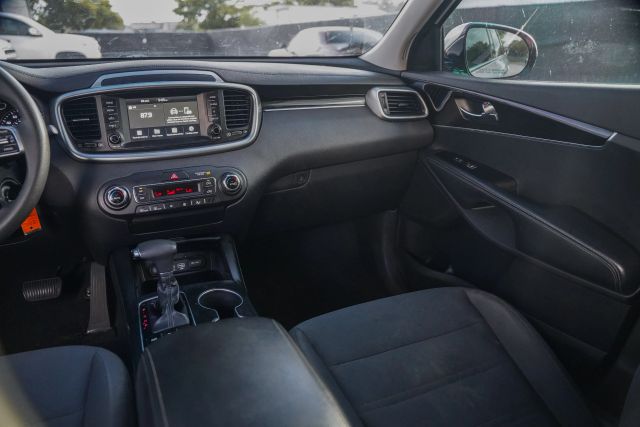 
								2019 Kia Sorento LX Sport Utility 4D full									