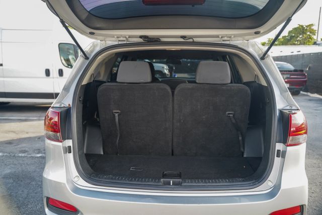 
								2019 Kia Sorento LX Sport Utility 4D full									