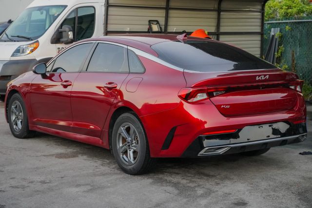 
								2022 Kia K5 LXS Sedan 4D full									