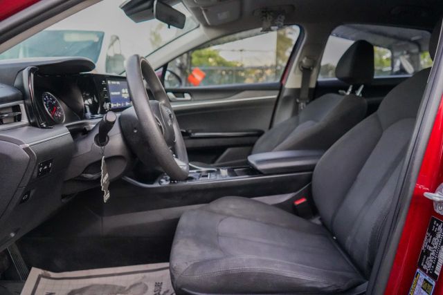 
								2022 Kia K5 LXS Sedan 4D full									