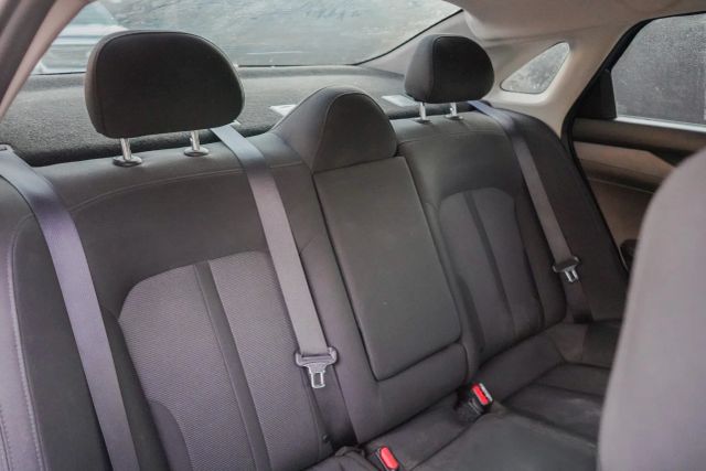 
								2022 Kia K5 LXS Sedan 4D full									