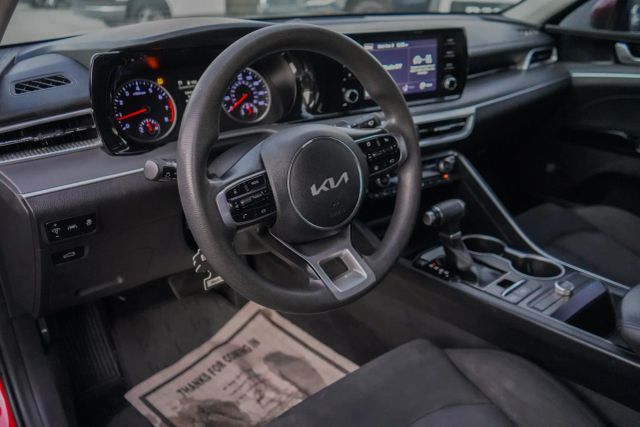 
								2022 Kia K5 LXS Sedan 4D full									