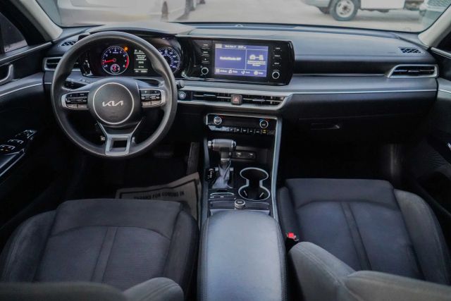 
								2022 Kia K5 LXS Sedan 4D full									