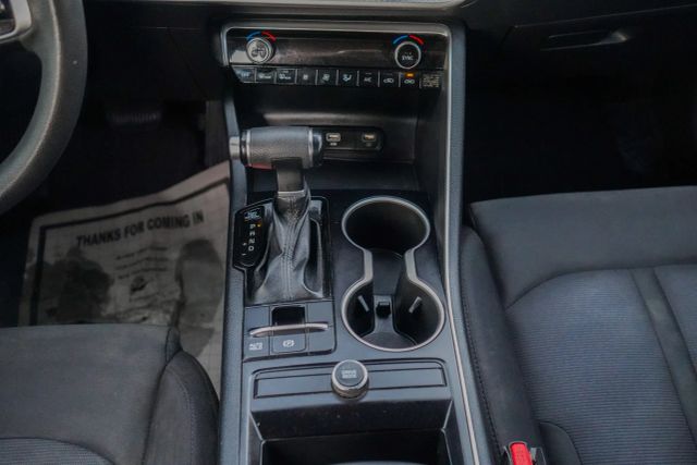 
								2022 Kia K5 LXS Sedan 4D full									