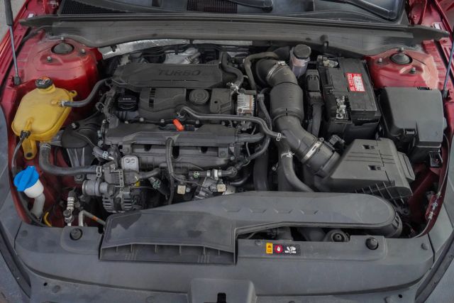 
								2022 Kia K5 LXS Sedan 4D full									