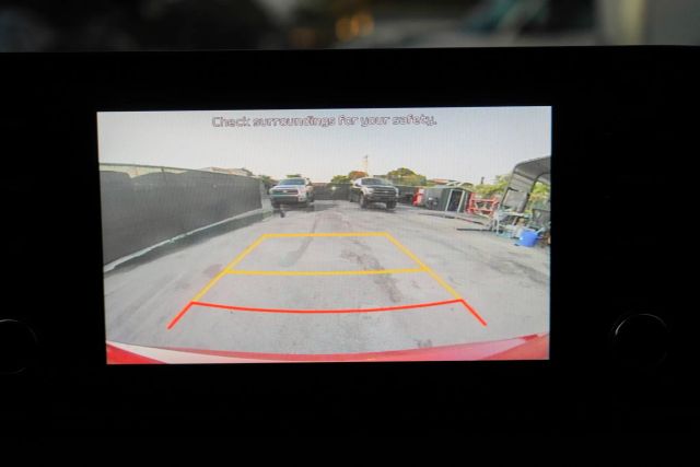 
								2022 Kia K5 LXS Sedan 4D full									