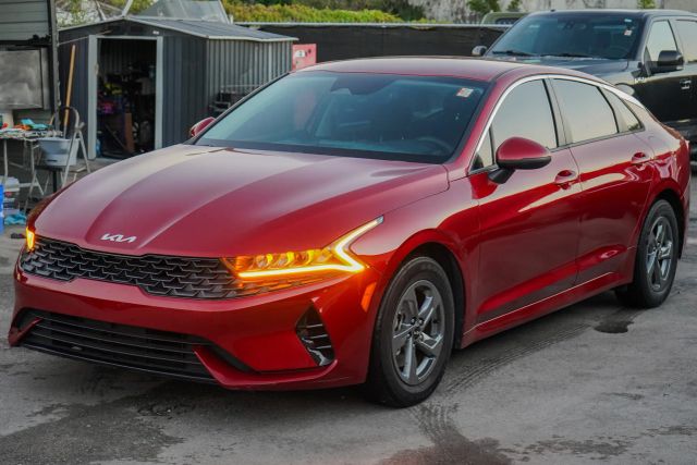 
								2022 Kia K5 LXS Sedan 4D full									