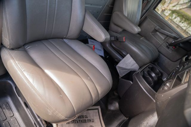 
								2018 GMC Savana 2500 Cargo Extended Van 3D full									