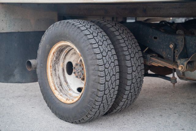 
								2021 Ford E350 Super Duty Cutaway Cutaway Van 2D full									