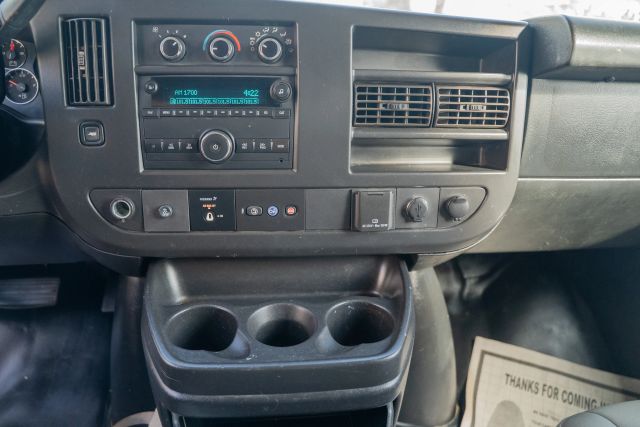 
								2018 GMC Savana 2500 Cargo Extended Van 3D full									
