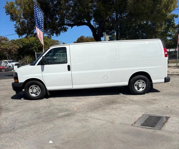 
								2019 Chevrolet Express 3500 Cargo Extended Van 3D full									