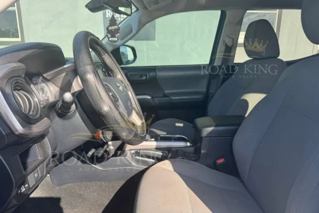 
								2019 Toyota Tacoma Double Cab SR5 Pickup 4D 5 ft full									