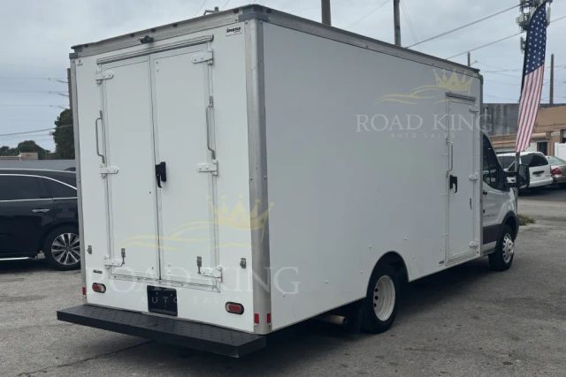 
								2019 Ford Transit Cutaway 350 HD Cutaway Van 2D full									