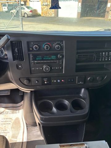 
								2019 Chevrolet Express 3500 Cargo Extended Van 3D full									