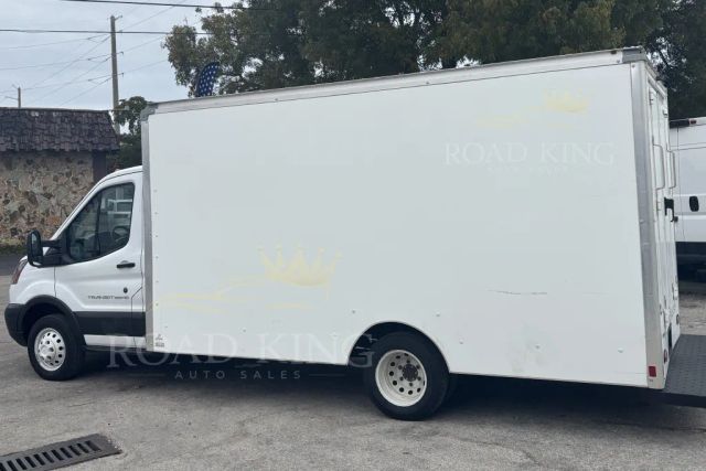 
								2019 Ford Transit Cutaway 350 HD Cutaway Van 2D full									