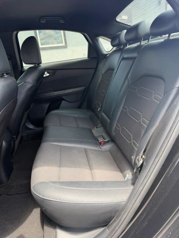 
								2020 Kia Forte GT-Line Sedan 4D full									