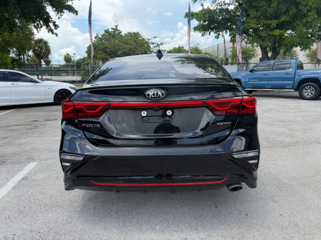 
								2020 Kia Forte GT-Line Sedan 4D full									