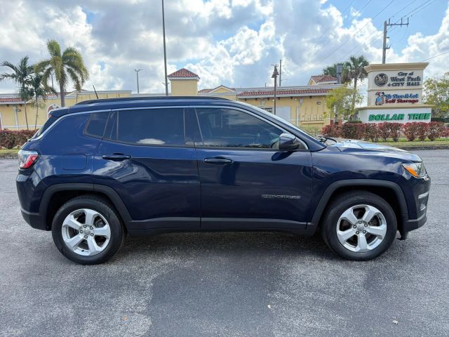 
								2018 Jeep Compass Latitude Sport Utility 4D full									