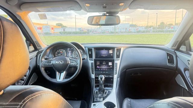 
								2023 INFINITI Q50 LUXE Sedan 4D full									