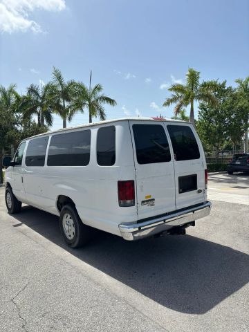 
								2008 Ford E350 Super Duty Passenger XLT Extended Van 3D full									