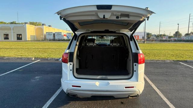 
								2023 GMC Acadia SLT Sport Utility 4D full									