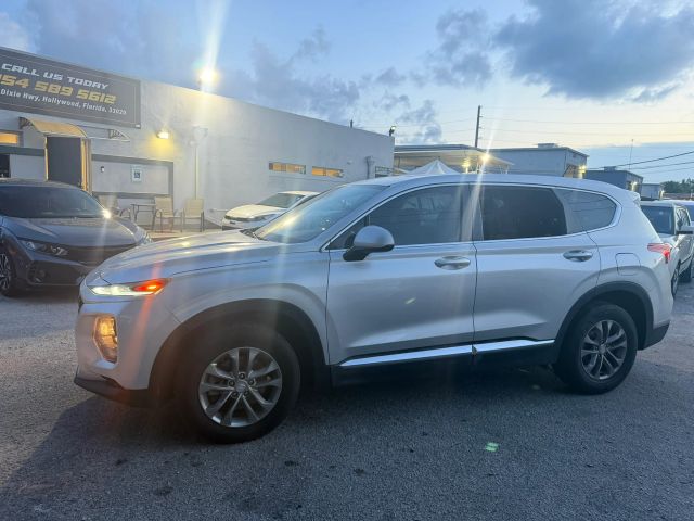 
								2019 Hyundai Santa Fe 2.4 SE Sport Utility 4D full									