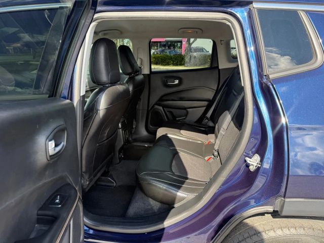 
								2018 Jeep Compass Latitude Sport Utility 4D full									