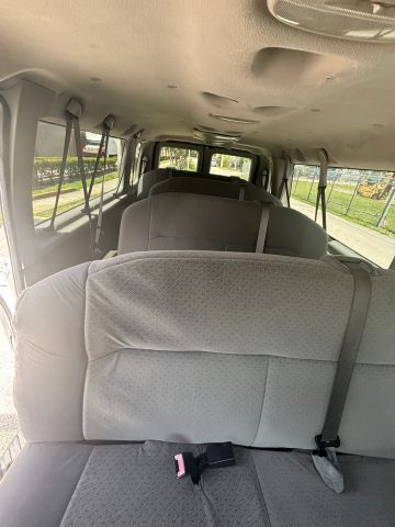 
								2008 Ford E350 Super Duty Passenger XLT Extended Van 3D full									