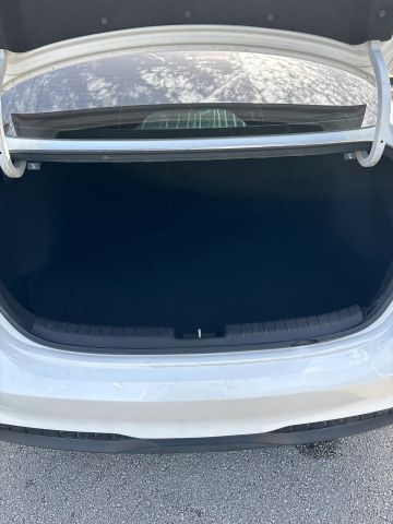 
								2023 Kia Forte LXS Sedan 4D full									