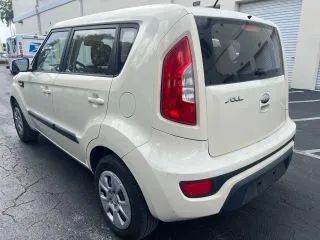
								2013 Kia Soul Wagon 4D full									
