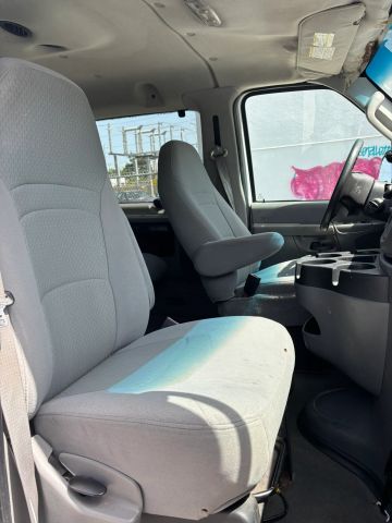 
								2008 Ford E350 Super Duty Passenger XLT Extended Van 3D full									