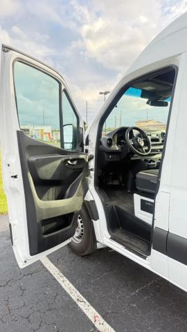 
								2021 Mercedes-Benz Sprinter 2500 Cargo High Roof w/170  WB Van 3D full									