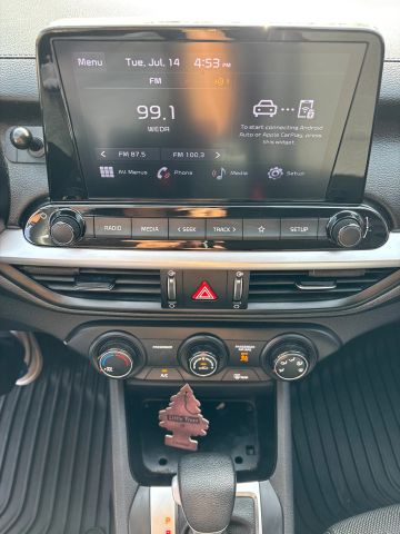 
								2023 Kia Forte LXS Sedan 4D full									