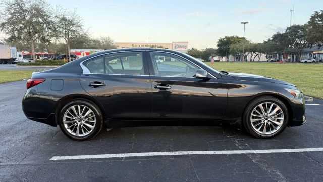 
								2023 INFINITI Q50 LUXE Sedan 4D full									