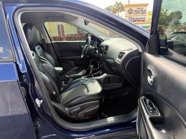 
								2018 Jeep Compass Latitude Sport Utility 4D full									