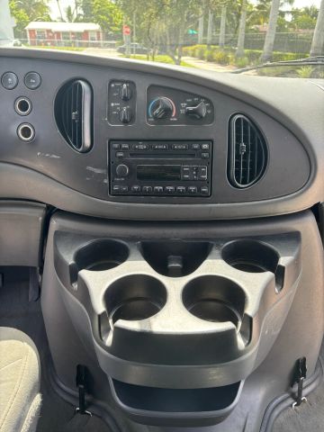
								2008 Ford E350 Super Duty Passenger XLT Extended Van 3D full									