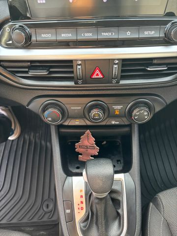 
								2023 Kia Forte LXS Sedan 4D full									
