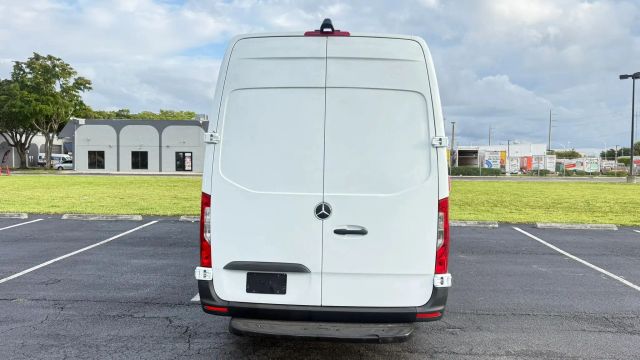 
								2021 Mercedes-Benz Sprinter 2500 Cargo High Roof w/170  WB Van 3D full									