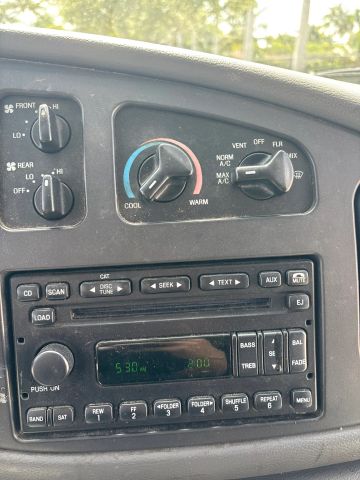 
								2008 Ford E350 Super Duty Passenger XLT Extended Van 3D full									