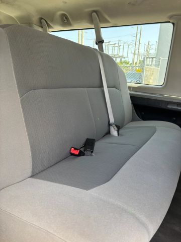 
								2008 Ford E350 Super Duty Passenger XLT Extended Van 3D full									