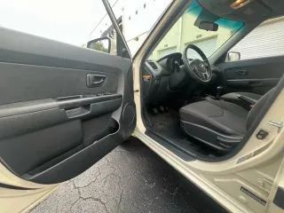 
								2013 Kia Soul Wagon 4D full									