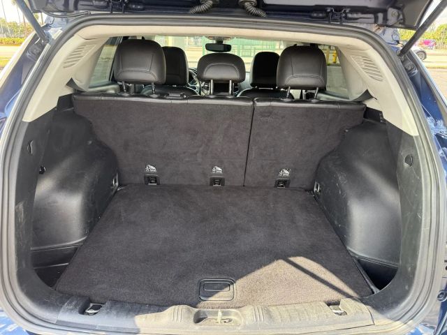 
								2018 Jeep Compass Latitude Sport Utility 4D full									