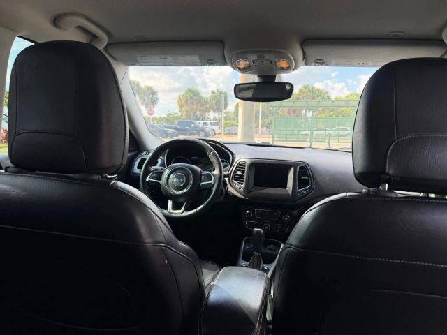 
								2018 Jeep Compass Latitude Sport Utility 4D full									
