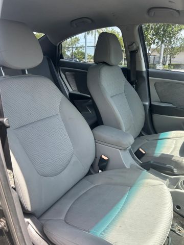 
								2013 Hyundai Accent GLS Sedan 4D full									