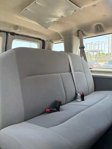
								2008 Ford E350 Super Duty Passenger XLT Extended Van 3D full									