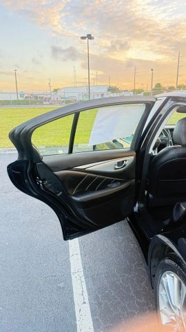 
								2023 INFINITI Q50 LUXE Sedan 4D full									