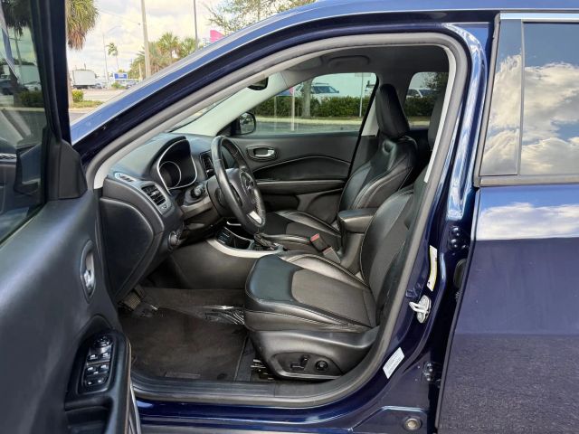 
								2018 Jeep Compass Latitude Sport Utility 4D full									